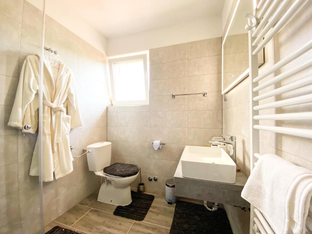 Apartmani Fenestra Otočac Extérieur photo