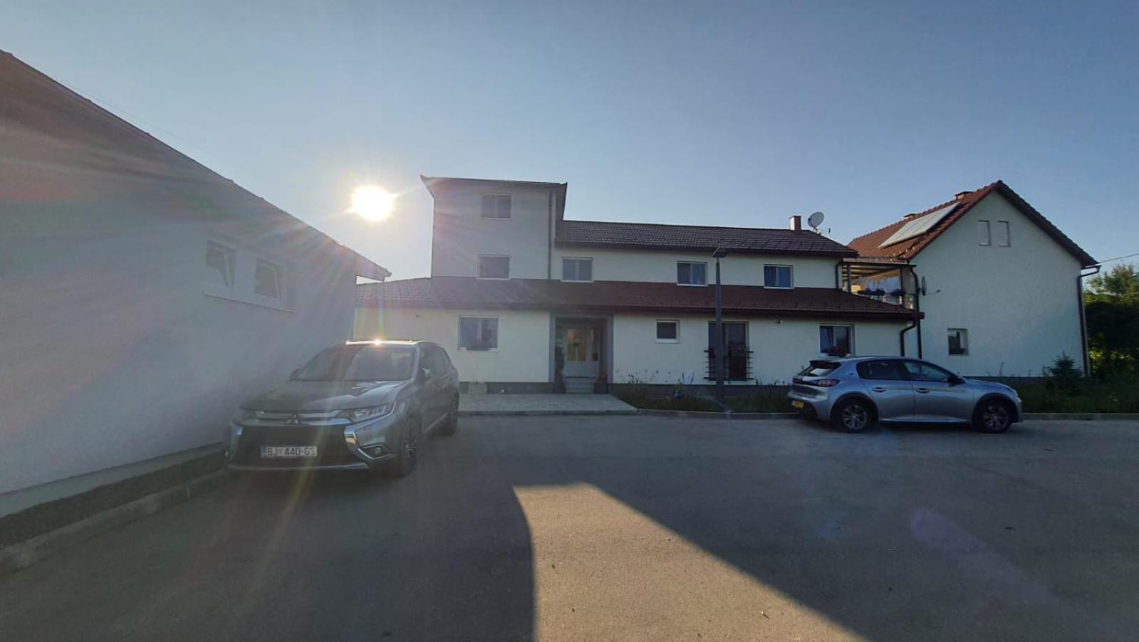 Apartmani Fenestra Otočac Extérieur photo
